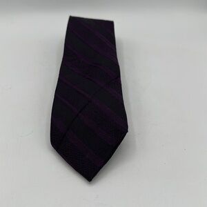 Wilke-Rodriguez 100% silk purple and black tie